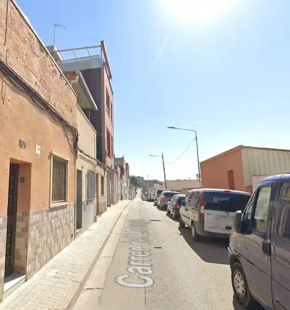 Vista exterior de Casa adosada en venda en Sabadell