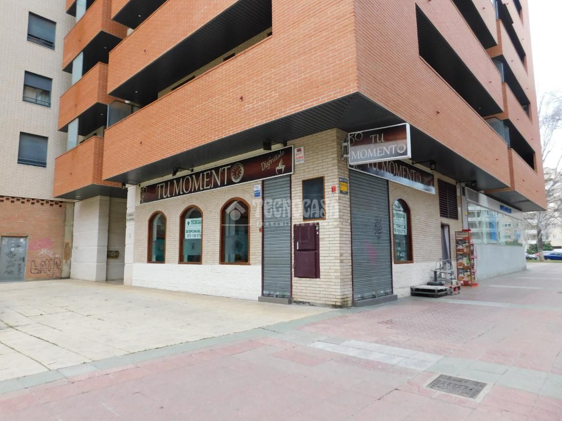Vista exterior de Local en venta en  Zaragoza Capital con Aire acondicionado