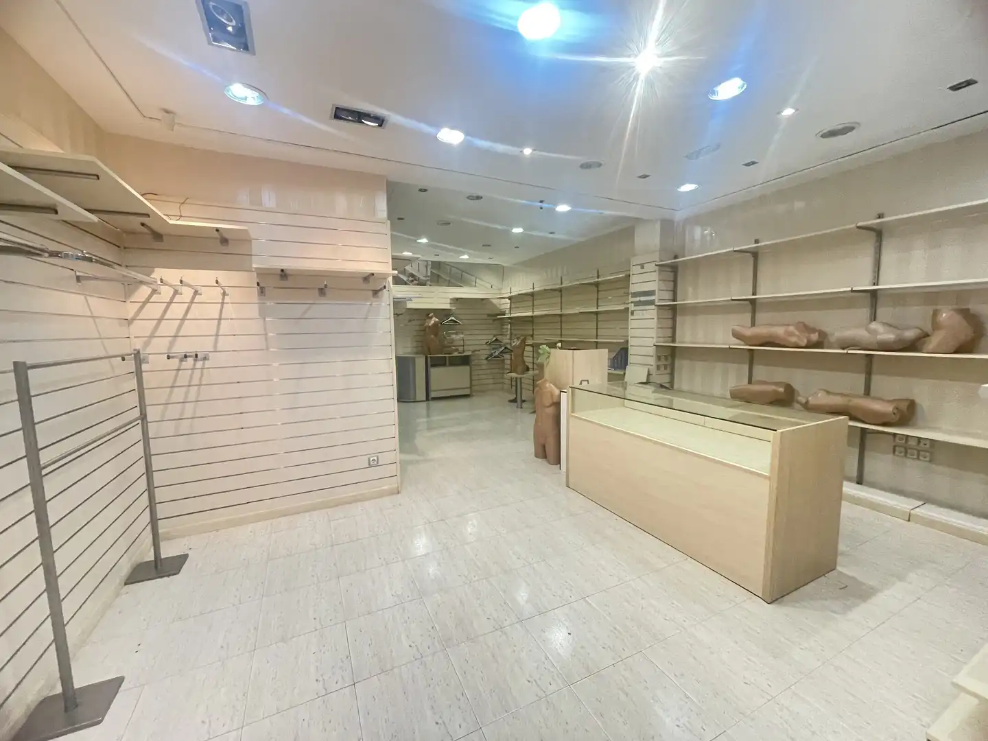 Local comercial en venda a Carrer de la Comtessa de Carlet, imagen 2