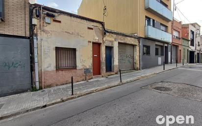 Vista exterior de Casa adosada en venda en Terrassa amb Terrassa