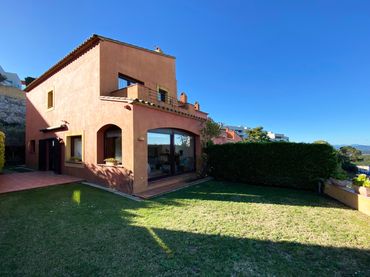 Casa a schiera con piscina in vendita a Begur pueblo