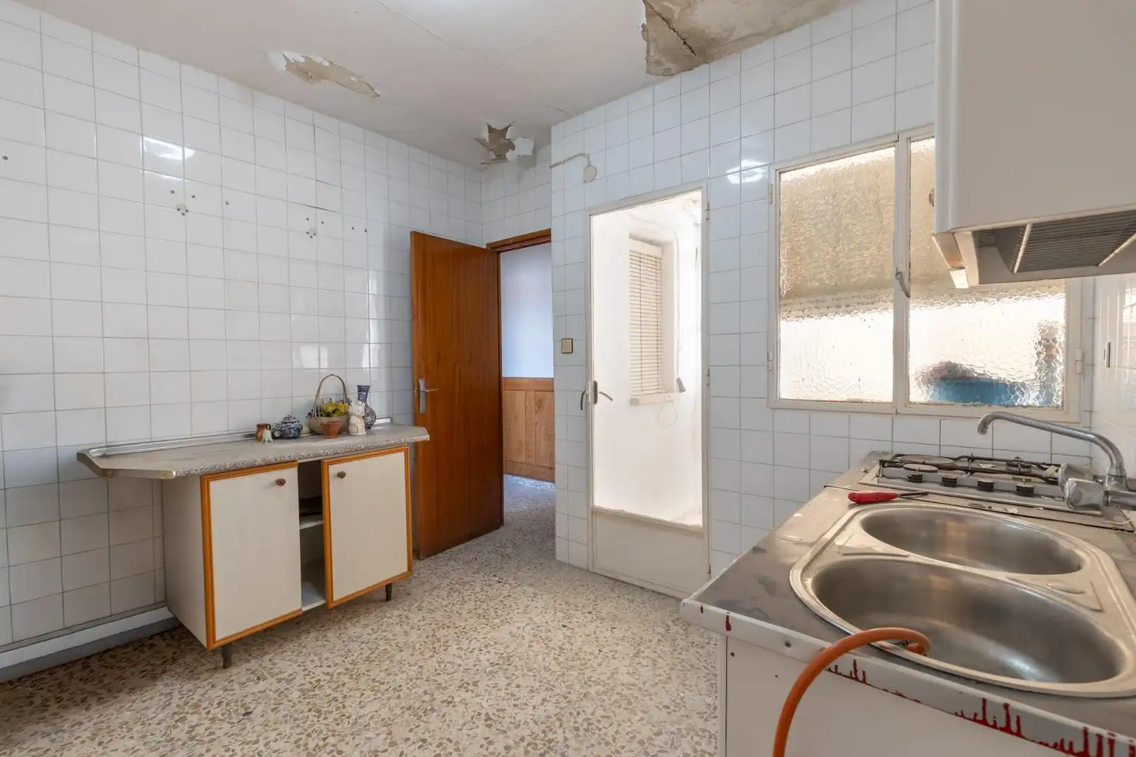 Kitchen of Buildings for sale in La Zubia