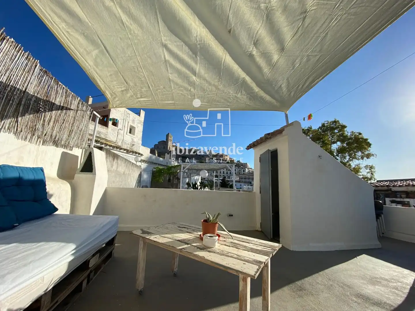 Vista exterior de Dúplex de lloguer en Eivissa amb Terrassa i Moblat