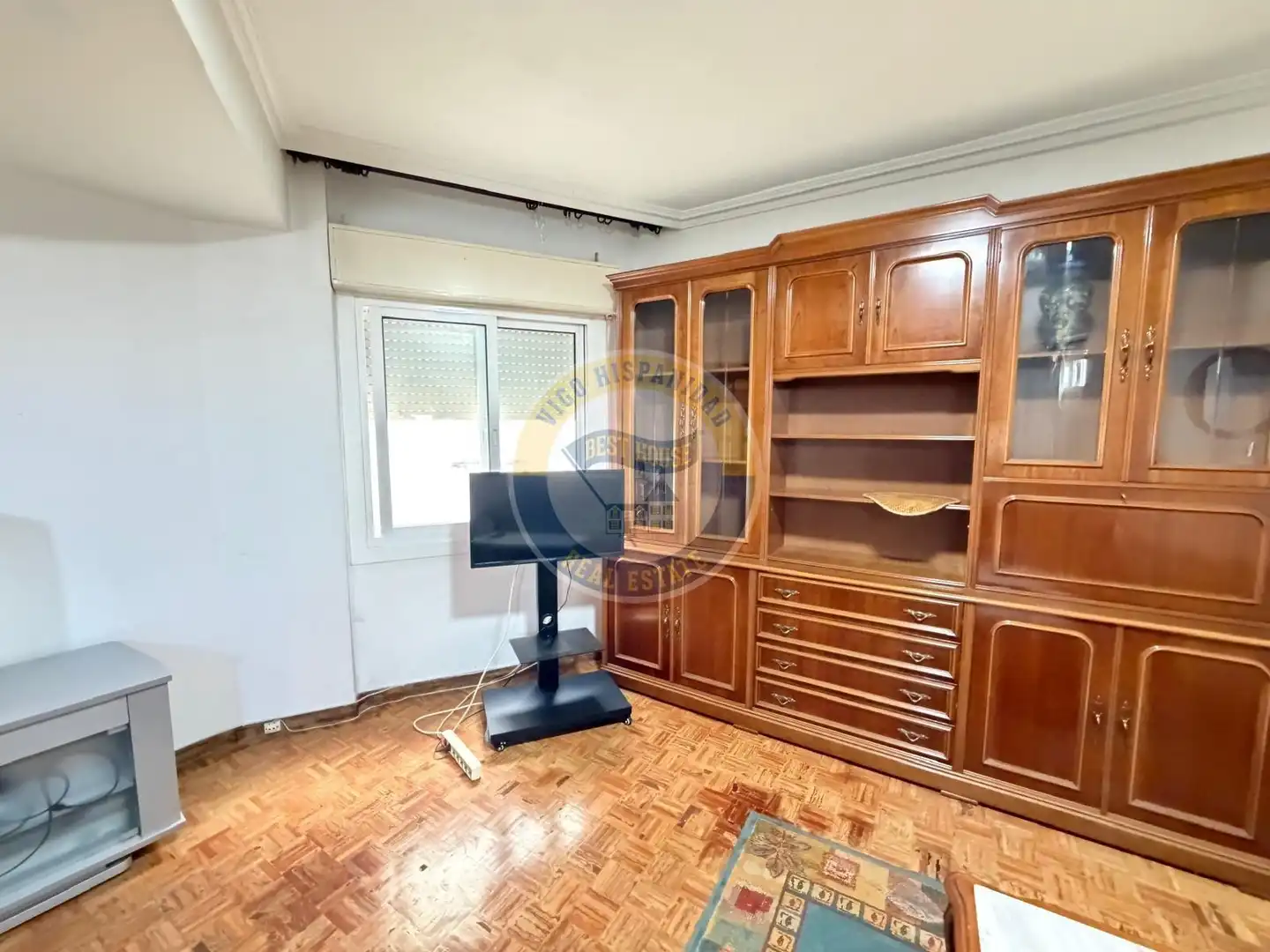 Piso de alquiler en Vigo  con Calefacción, Parquet y Amueblado