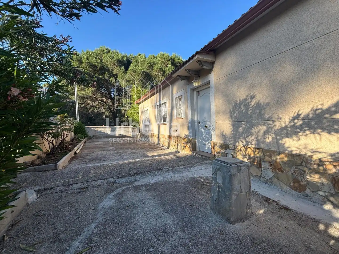 Vista exterior de Casa o xalet en venda en Tordera amb Calefacció, Terrassa i Moblat