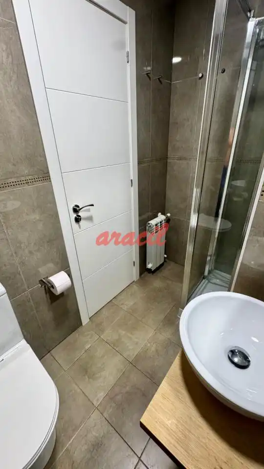 Bany de Casa adosada en venda en Ourense Capital  amb Calefacció, Jardí privat i Parquet