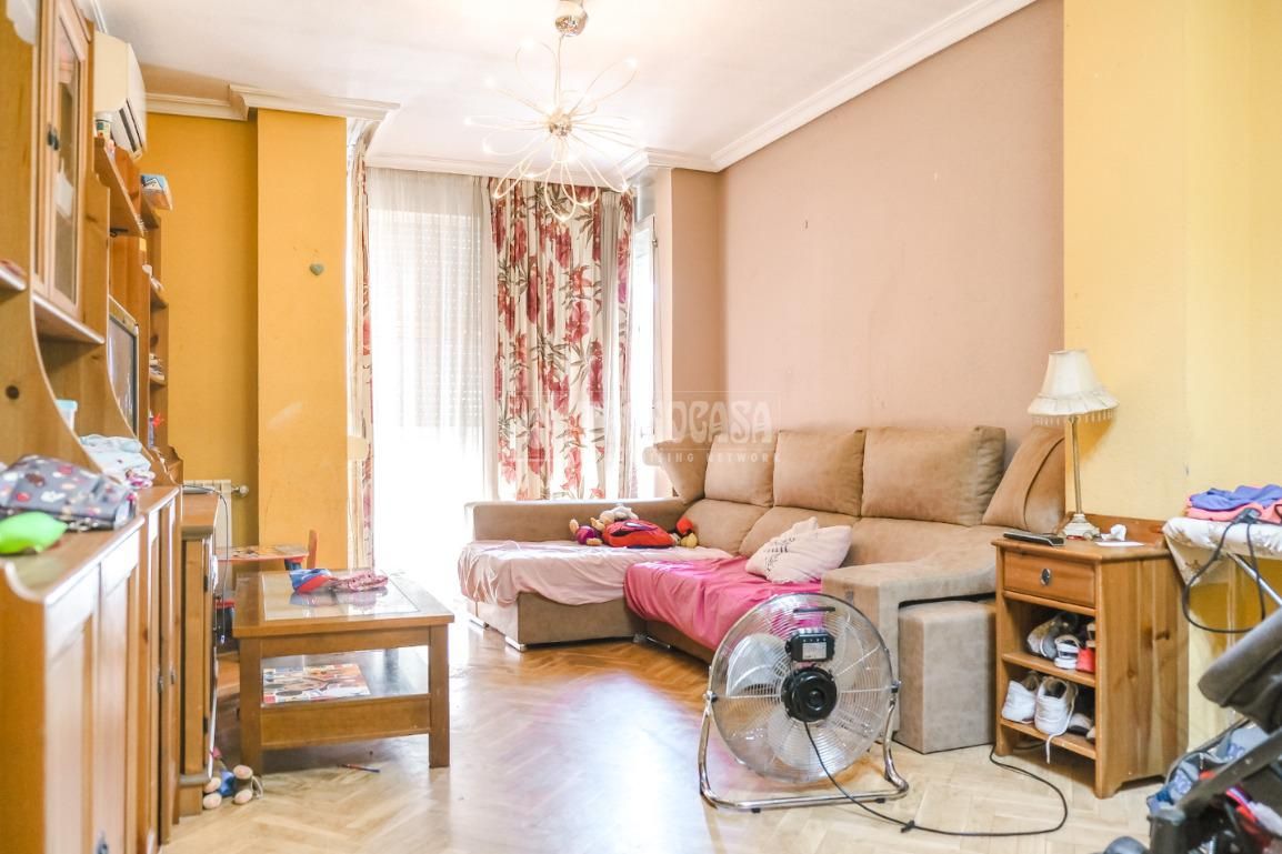 Bedroom of Flat for sale in  Madrid Capital  with Air Conditioner, Heating and Parquet flooring