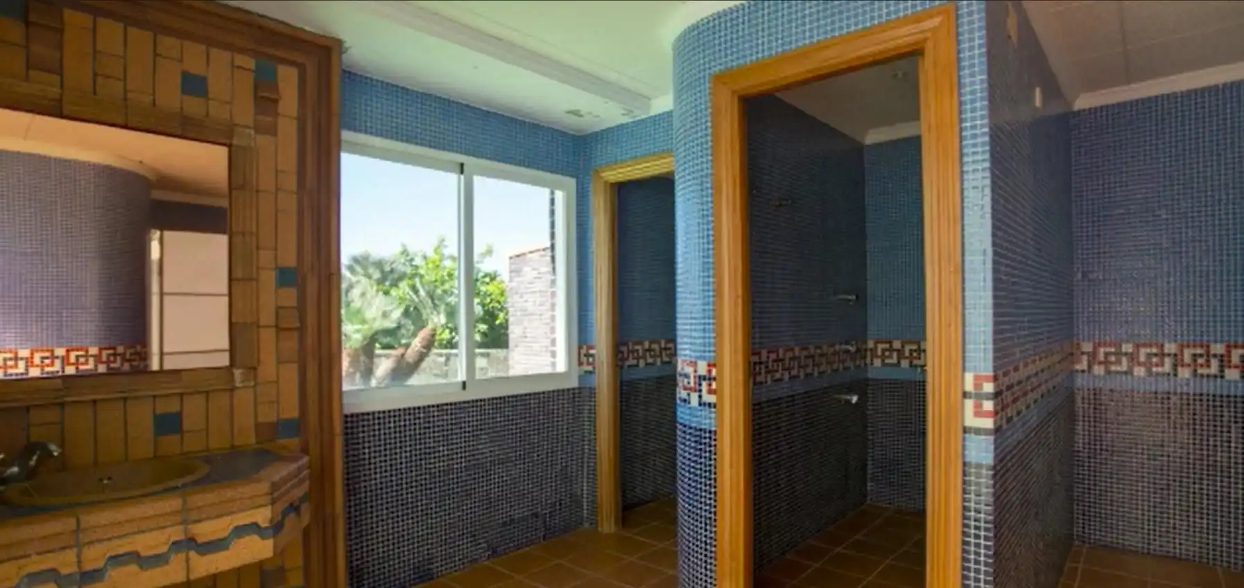 Bany de Finca rústica en venda en Sanxenxo amb Jardí privat, Parquet i Terrassa
