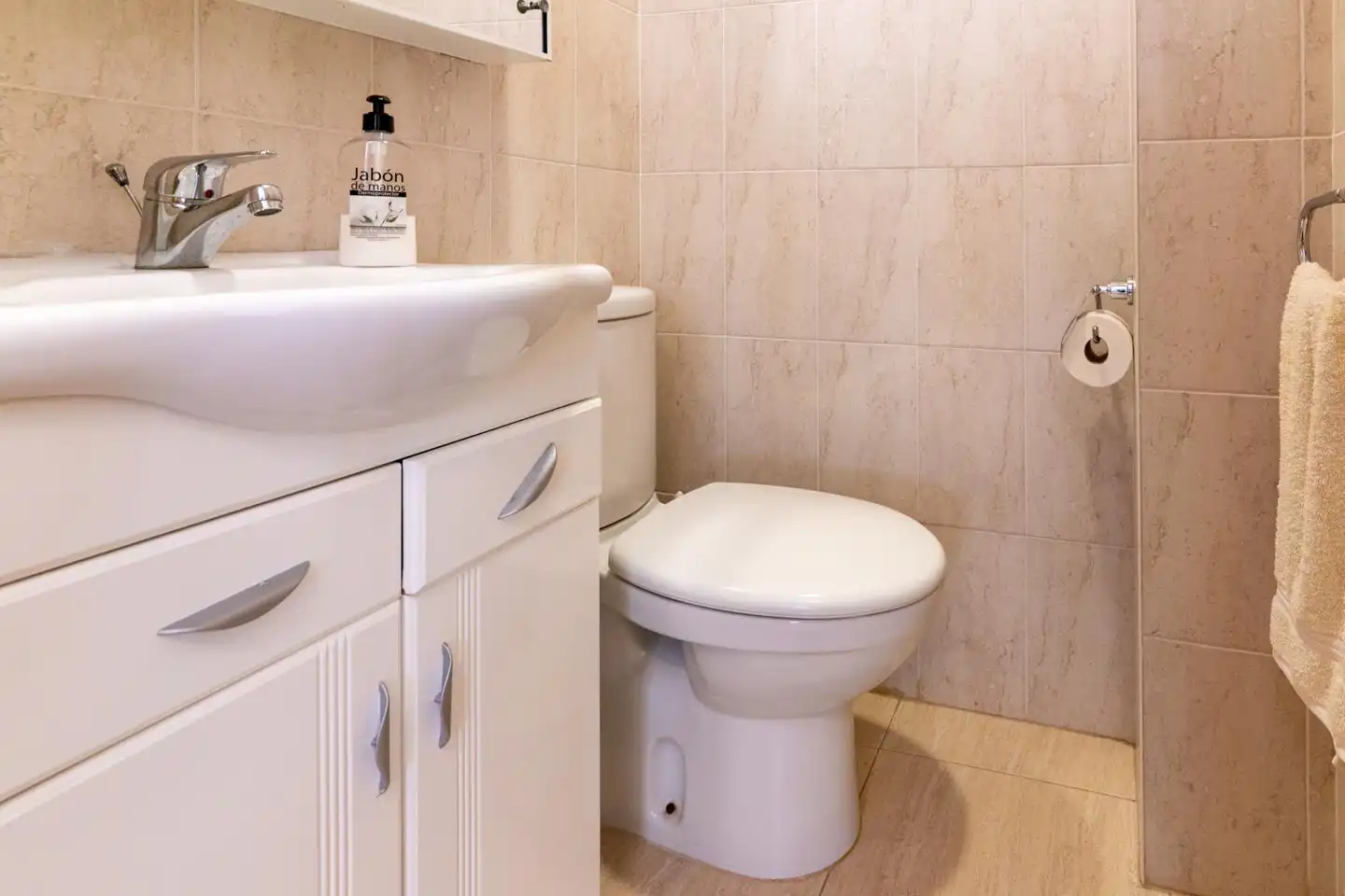 Baño de Apartamento en venta en Santa Pola con Terraza, Trastero y Amueblado