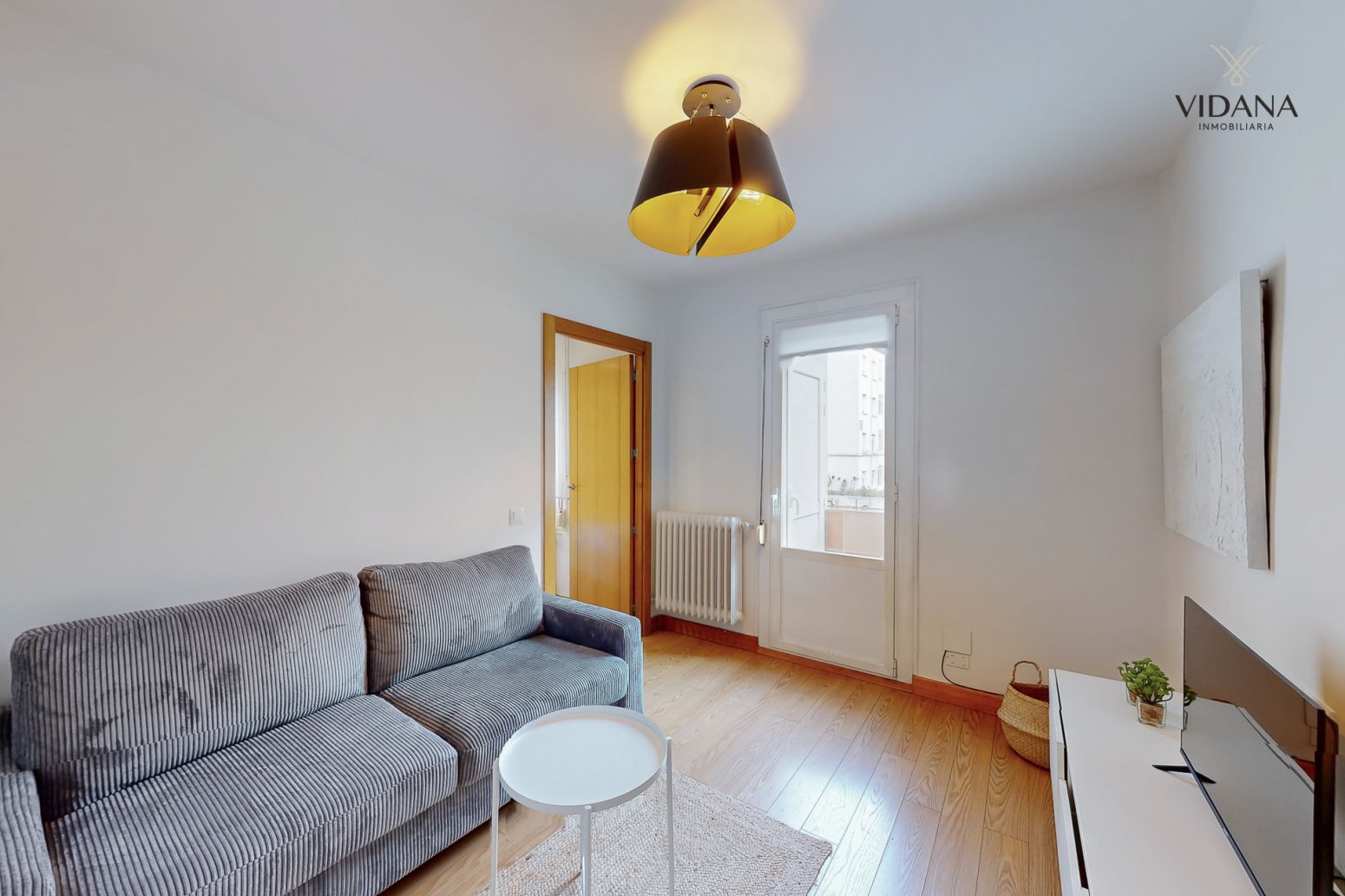 Sala d'estar de Pis en venda en  Pamplona / Iruña amb Calefacció, Parquet i Moblat