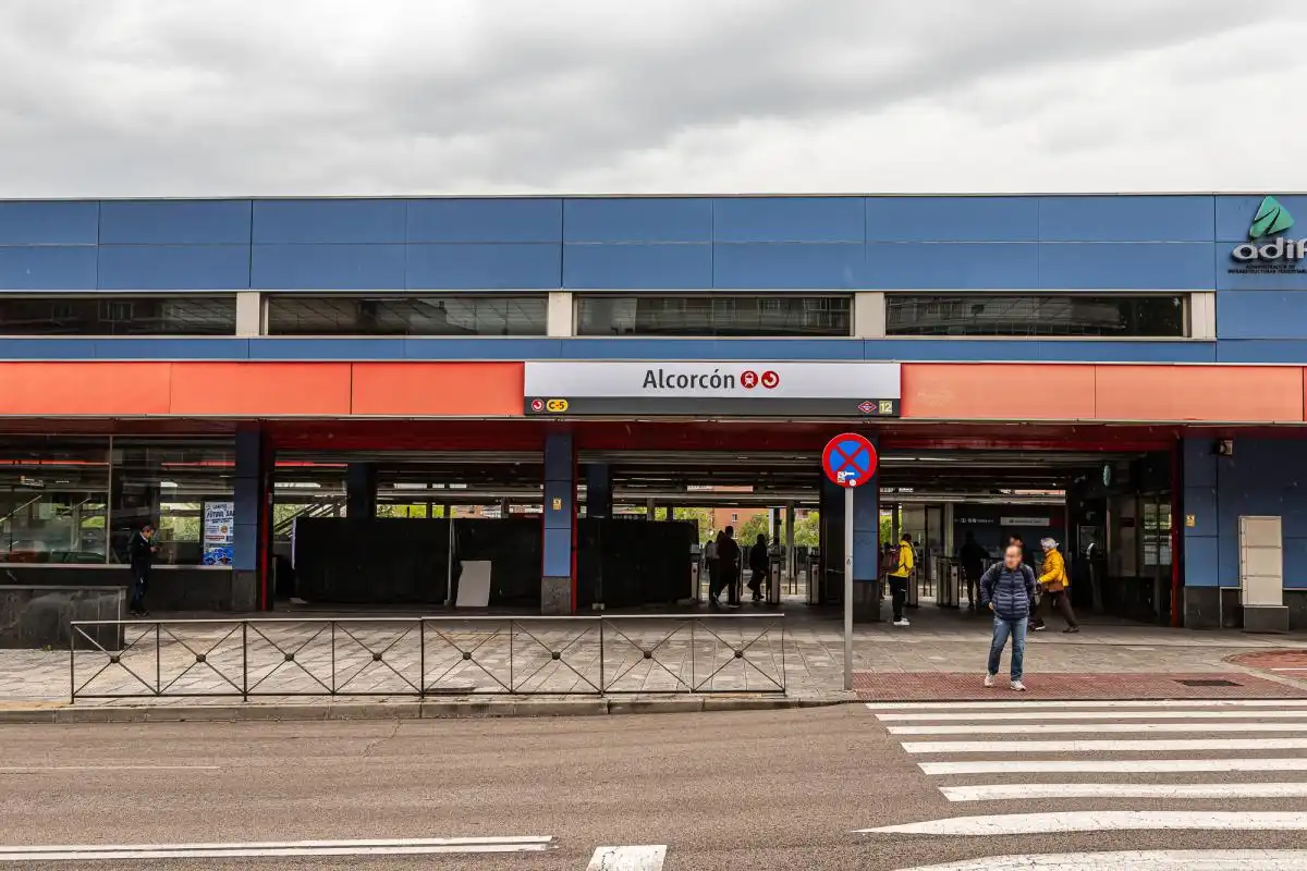 Außenansicht von Gebäude zum Verkauf in Alcorcón