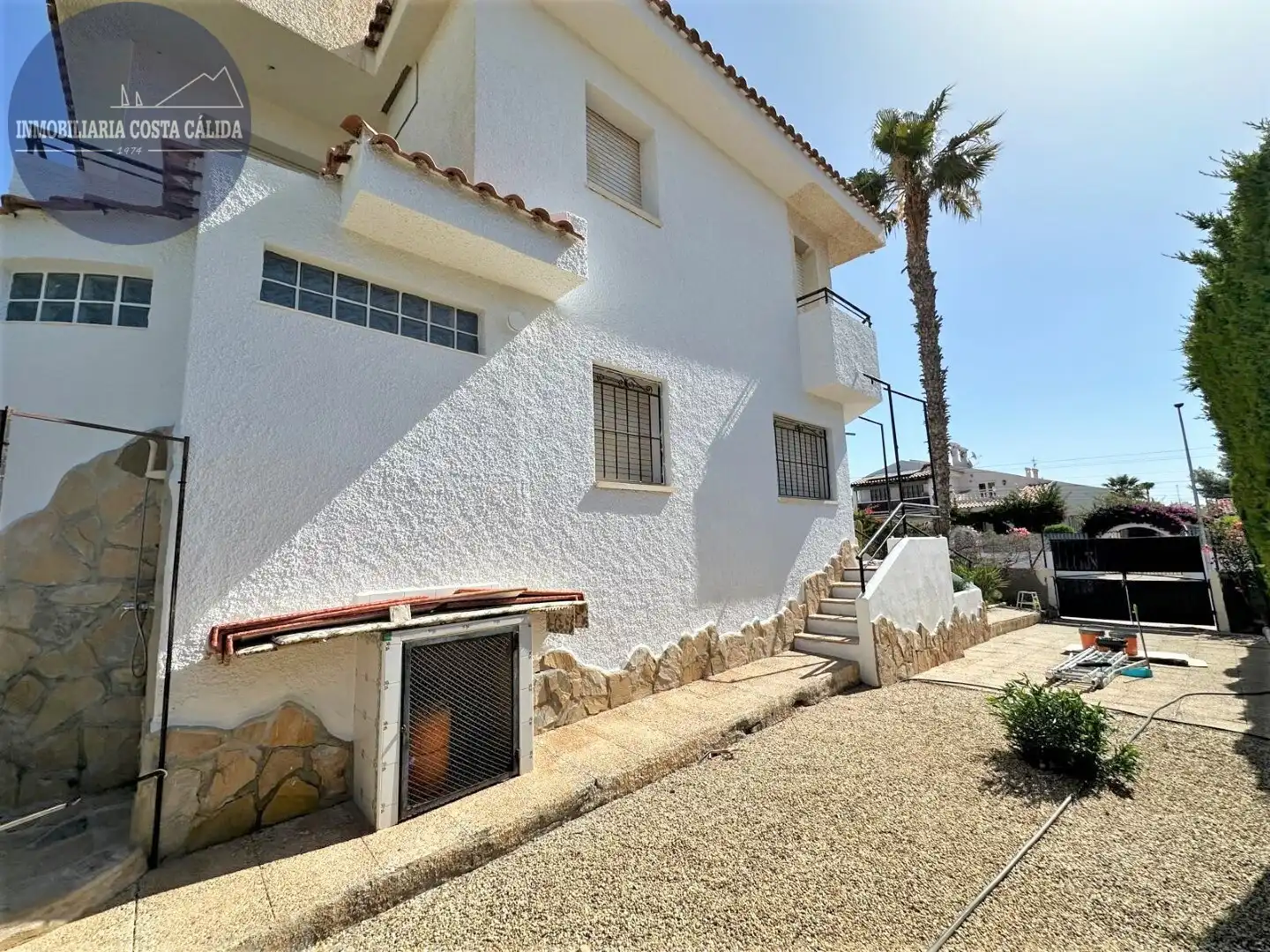 Vista exterior de Casa o xalet en venda en Águilas amb Jardí privat, Terrassa i Traster