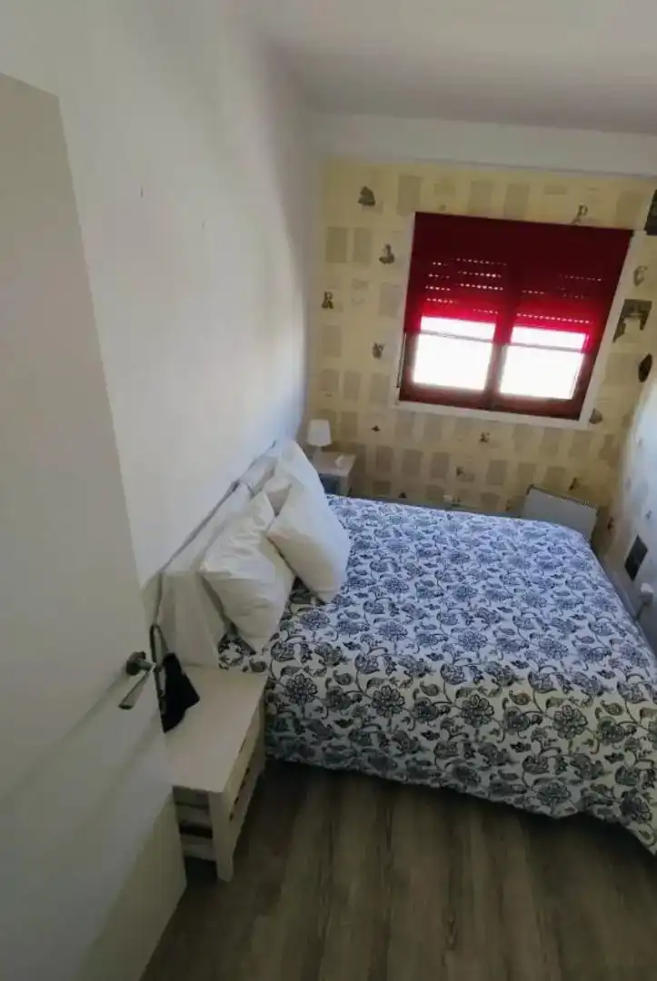 Dormitori de Casa adosada de lloguer en Villar del Arzobispo amb Aire condicionat, Parquet i Moblat
