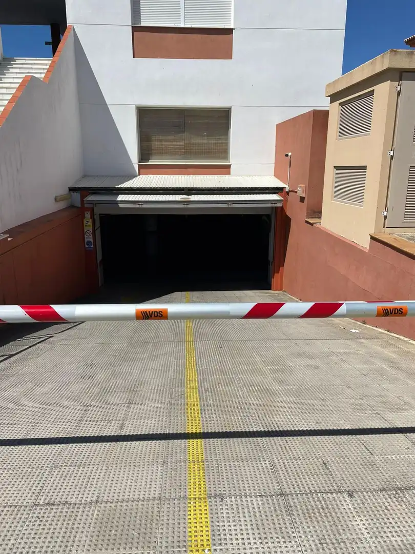 Aparcament de Apartament en venda en Chiclana de la Frontera amb Jardí privat, Terrassa i Piscina comunitària