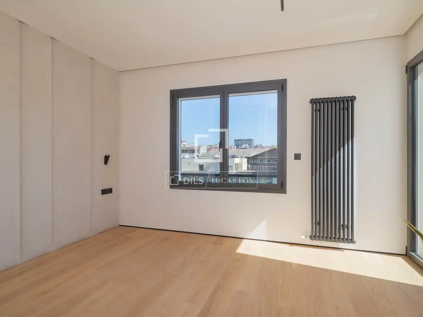 Vista exterior de Piso en venta en Barcelona con Aire acondicionado, Calefacción y Terraza