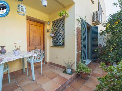 Terrassa de Casa adosada en venda en El Puerto de Santa María amb Aire condicionat, Jardí privat i Parquet