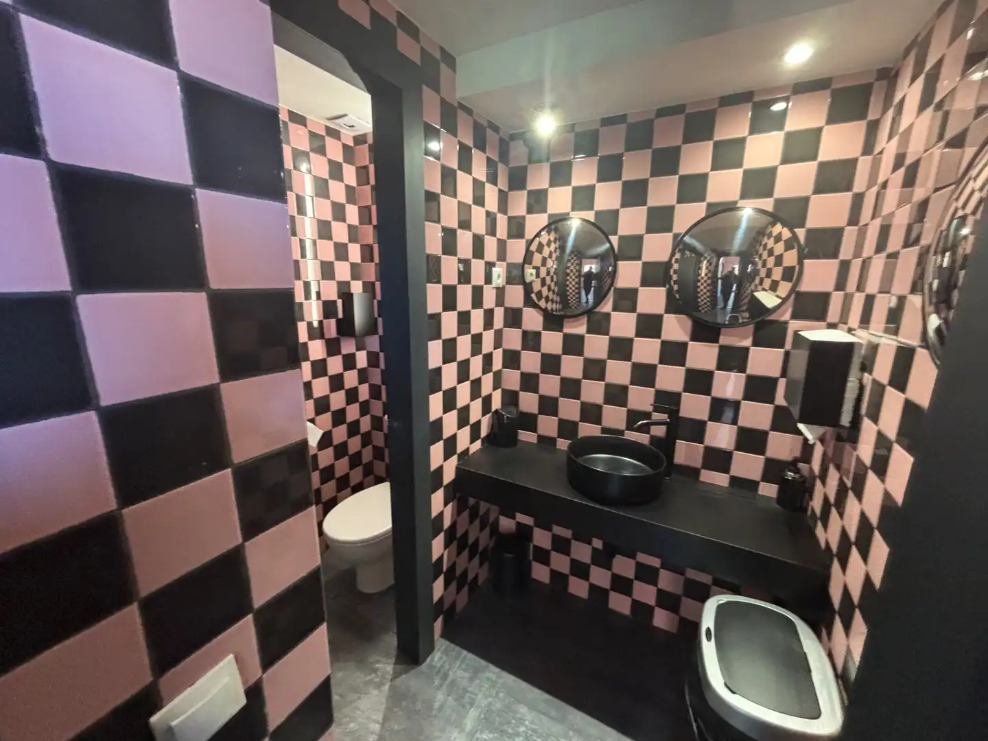 Baño de Local en traspaso en Madrid con Aire acondicionado y Terraza