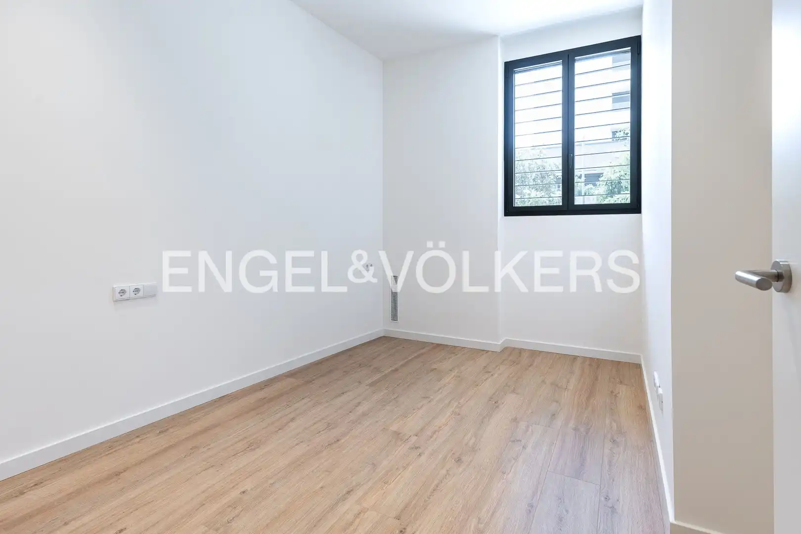Bedroom of Ground floor for rent in Badalona  with Heating, Parquet flooring and Terrace