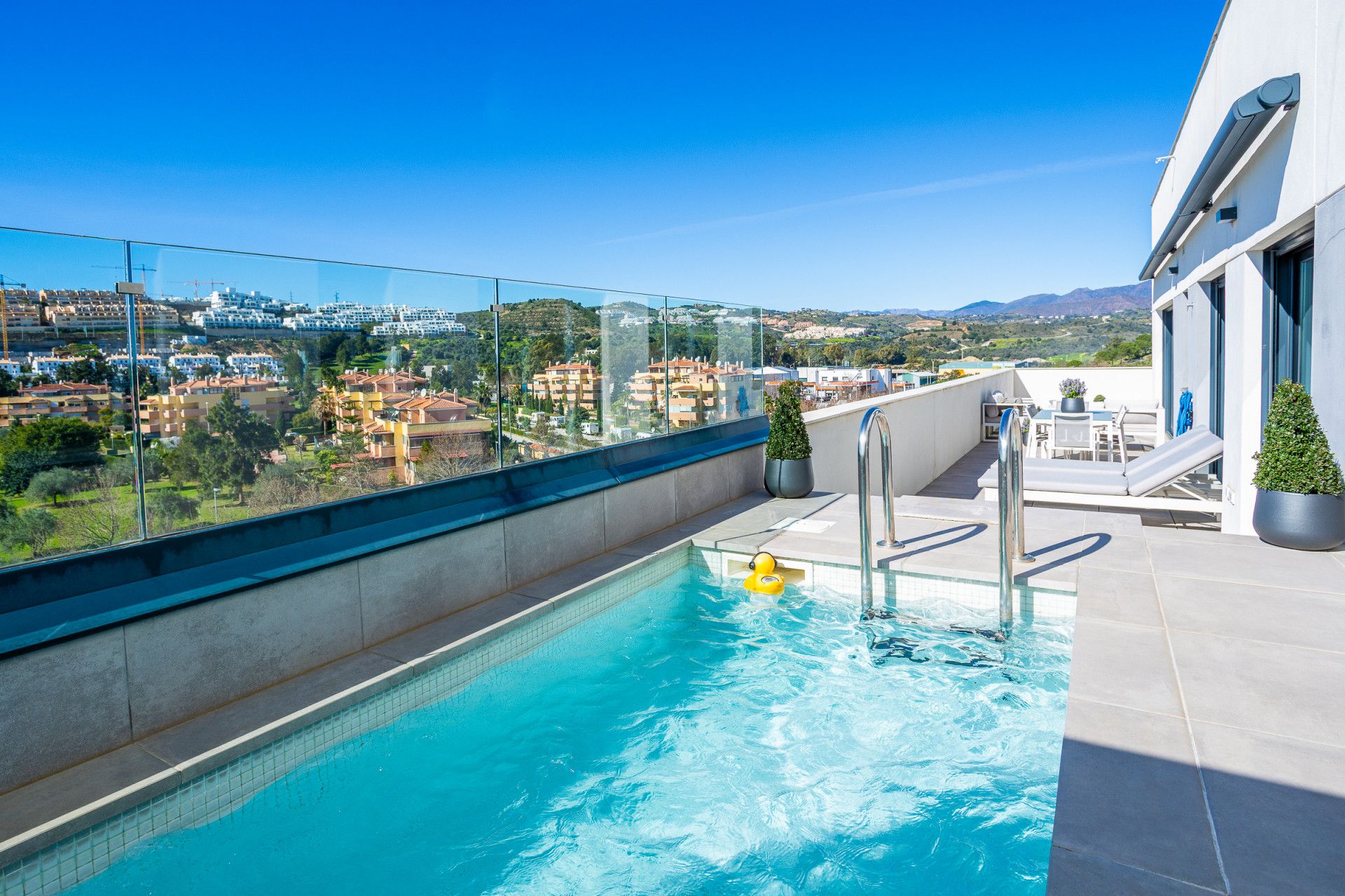 Piscina de Ático en venta en Mijas con Aire acondicionado, Terraza y Piscina