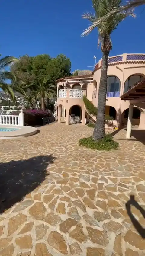 Vista exterior de Casa o xalet en venda en Calpe / Calp amb Aire condicionat, Jardí privat i Terrassa
