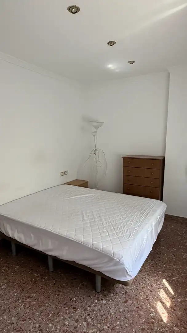 Schlafzimmer von Wohnung zur Miete in Valencia mit Terrasse, Möbliert und Waschmaschine