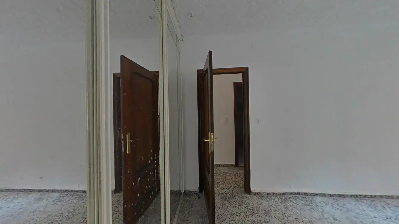 Erdgeschoss zum Verkauf in Valencia mit Terrasse