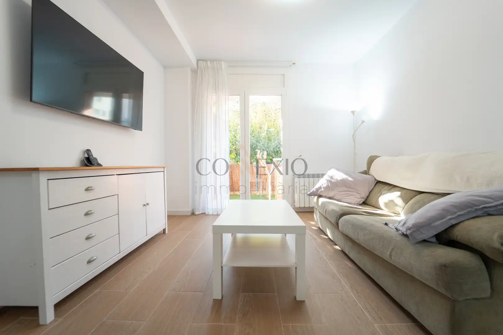 Living room of Ground floor for sale in Girona  with Air Conditioner, Heating and Private garden