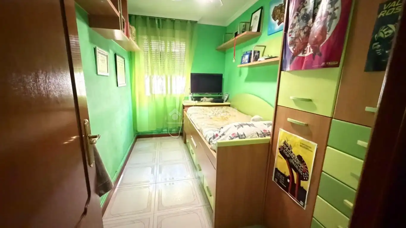 Habitación de Piso en venta en Parla con Calefacción