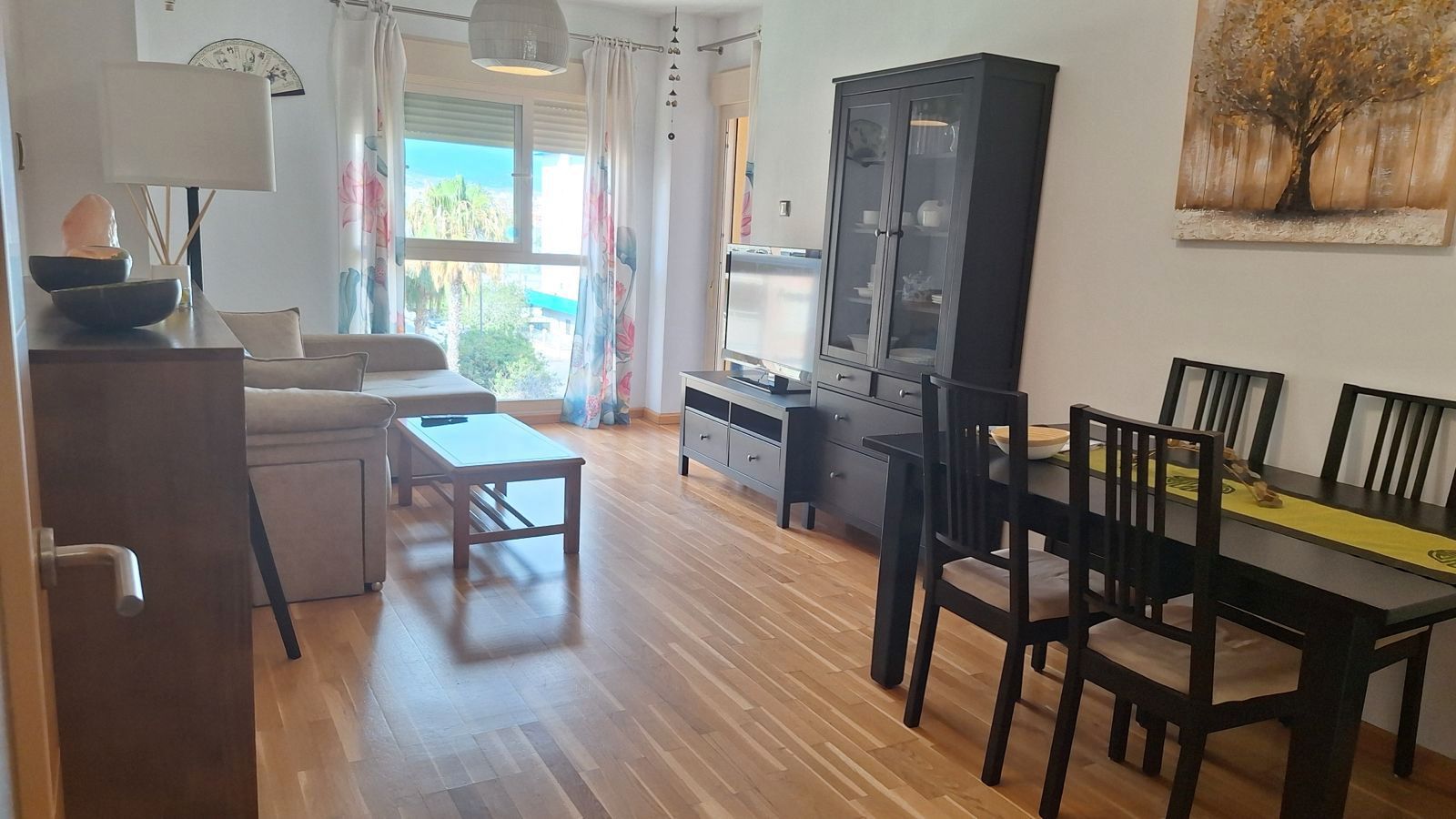 Sala d'estar de Pis en venda en Vélez-Málaga amb Aire condicionat, Jardí privat i Terrassa