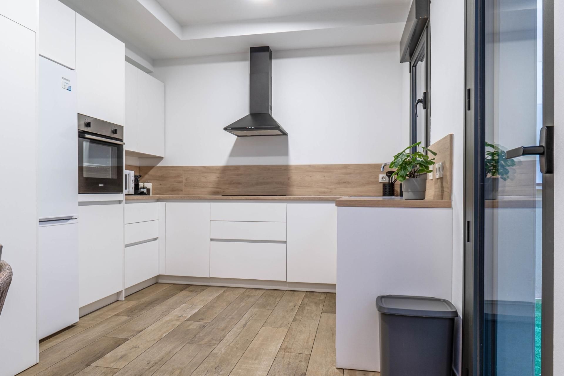 Kitchen of Flat for sale in  Granada Capital  with Air Conditioner, Heating and Private garden