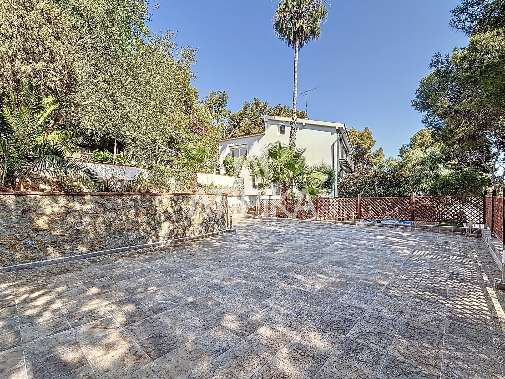 Vista exterior de Casa o xalet de lloguer en Castelldefels amb Aire condicionat, Calefacció i Terrassa