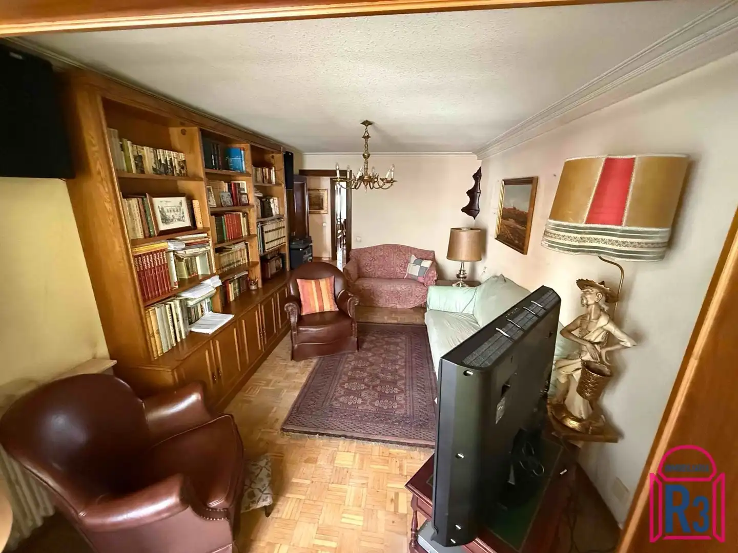 Sala d'estar de Pis en venda en León Capital  amb Calefacció