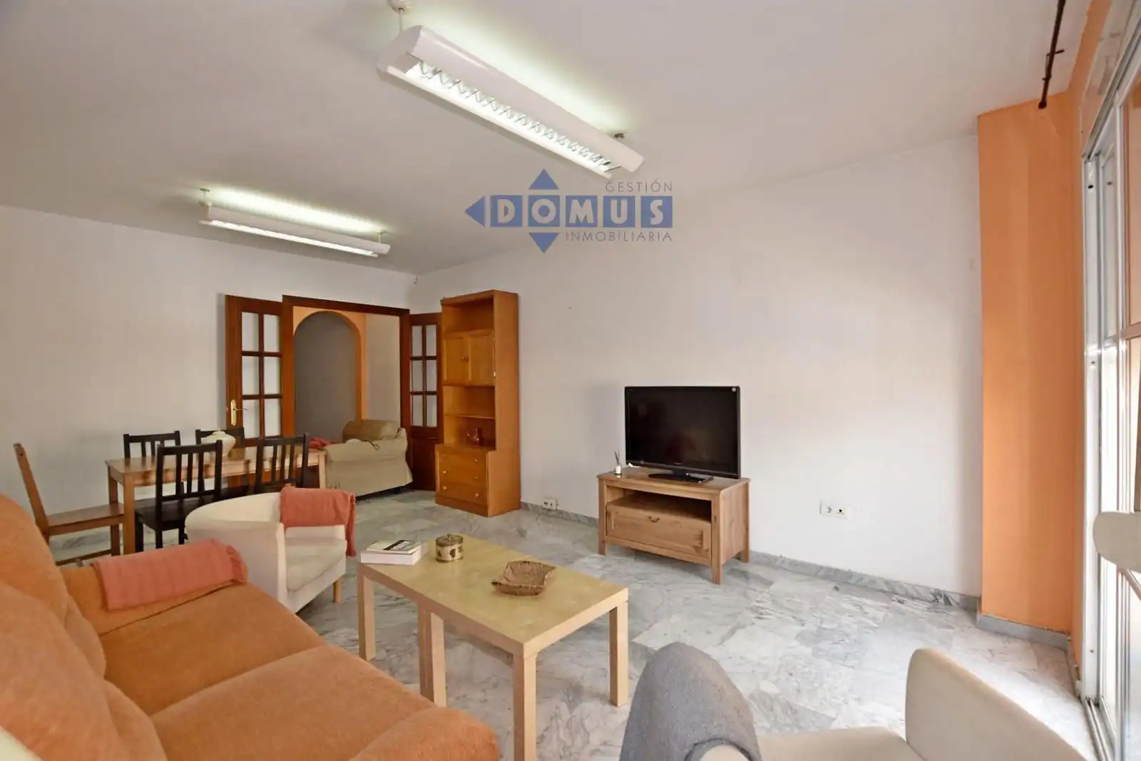 Living room of Flat for sale in Ronda  with Air Conditioner, Terrace and Furnished