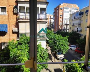 Vista exterior de Pis de lloguer en  Sevilla Capital amb Aire condicionat, Calefacció i Balcó