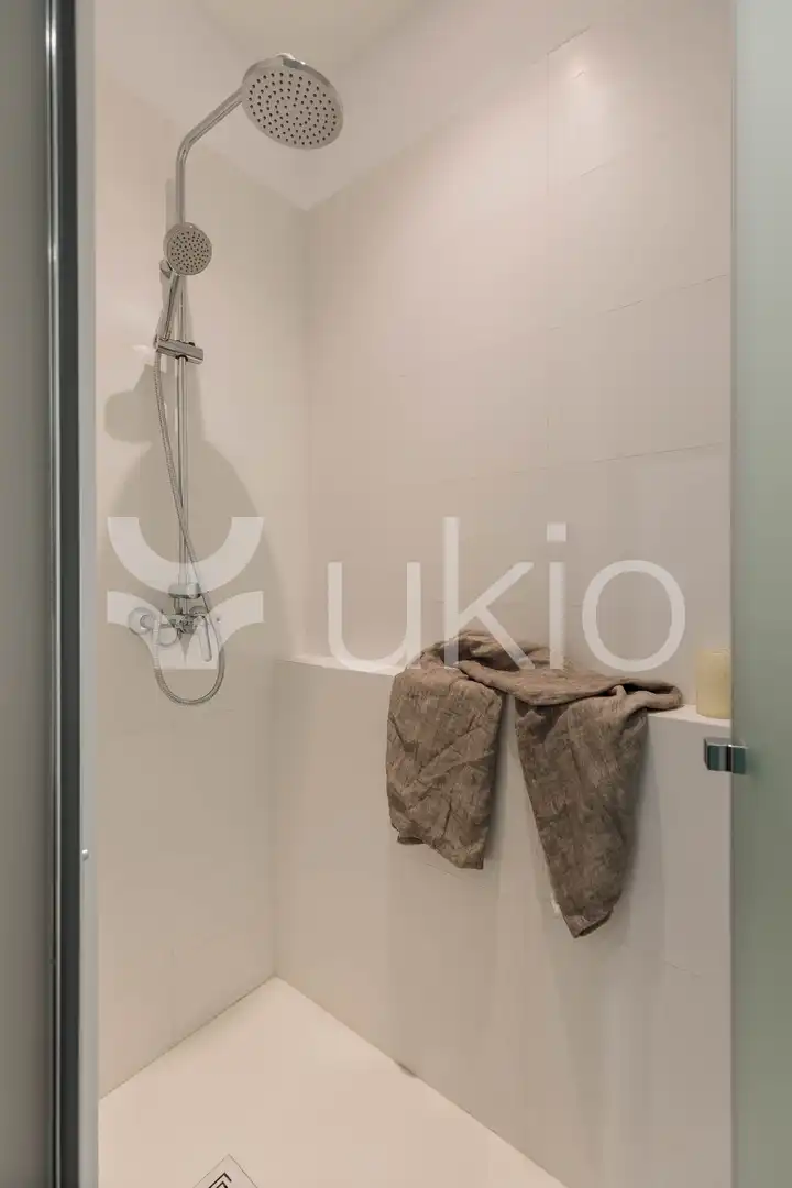Bathroom of Apartments for rent in Barcelona  with Air Conditioner, Heating and Furnished