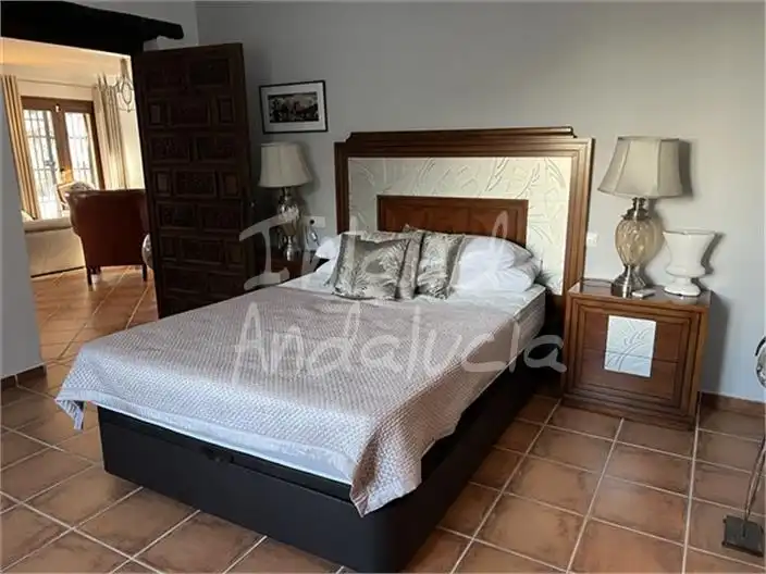 Casa rústica amb piscina en venda a Alcalá la Real, imagen 12