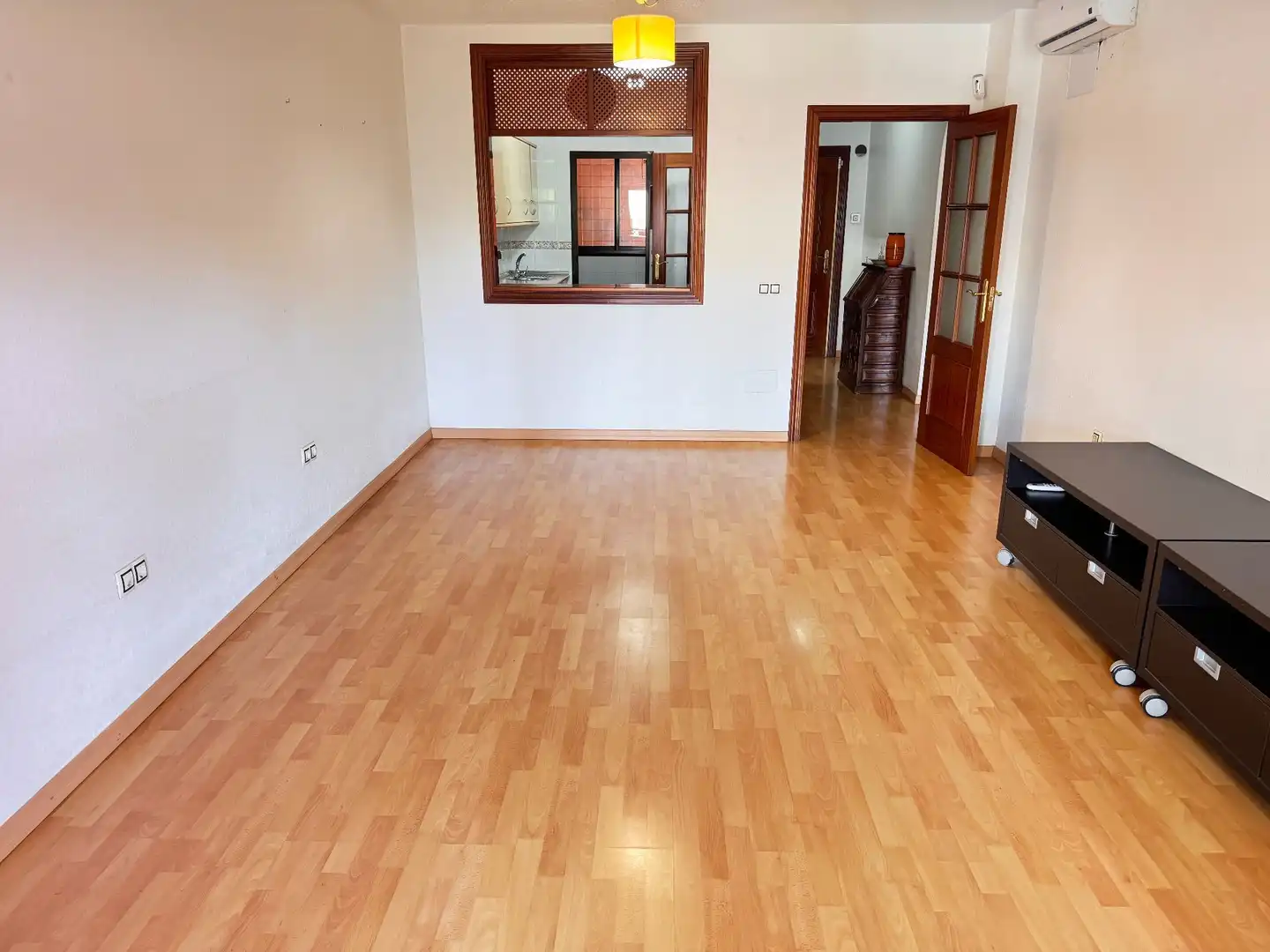 Sala d'estar de Apartament en venda en Roquetas de Mar amb Aire condicionat, Terrassa i Piscina comunitària