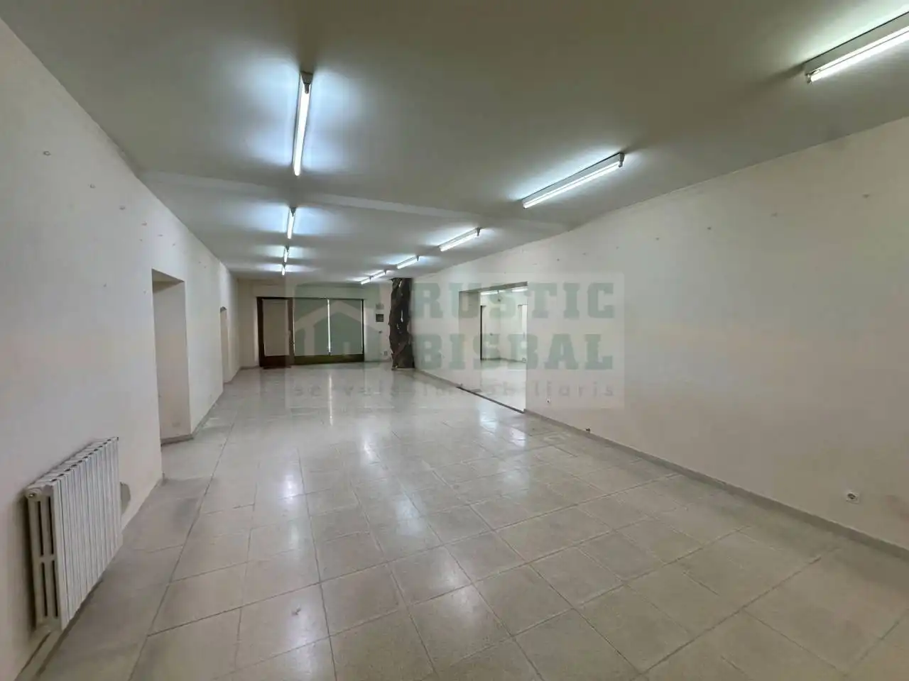 Local comercial de lloguer a La Bisbal d'Empordà, imagen 3