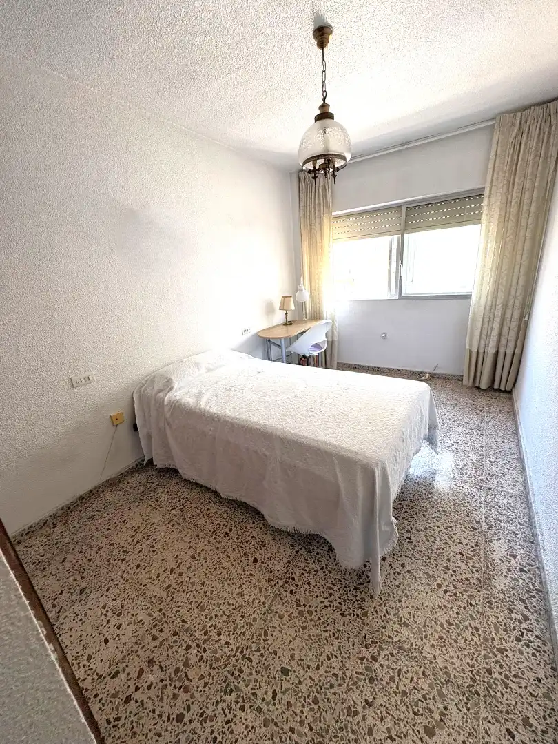 Bedroom of Flat for share in Murcia  with Air Conditioner, Heating and Furnished