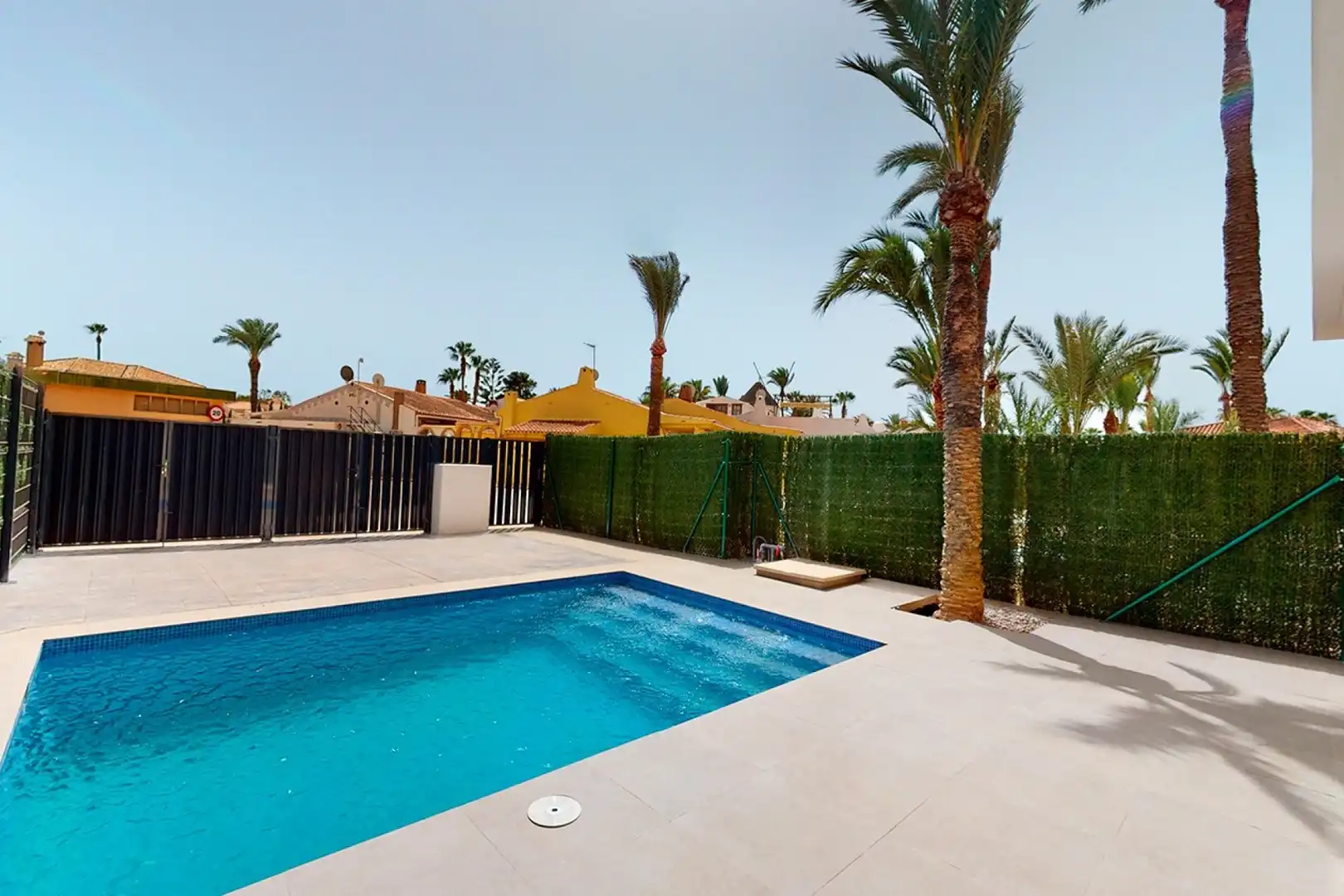 Detached house with terrace for sale in Playa Perla de Levante, imagen 3