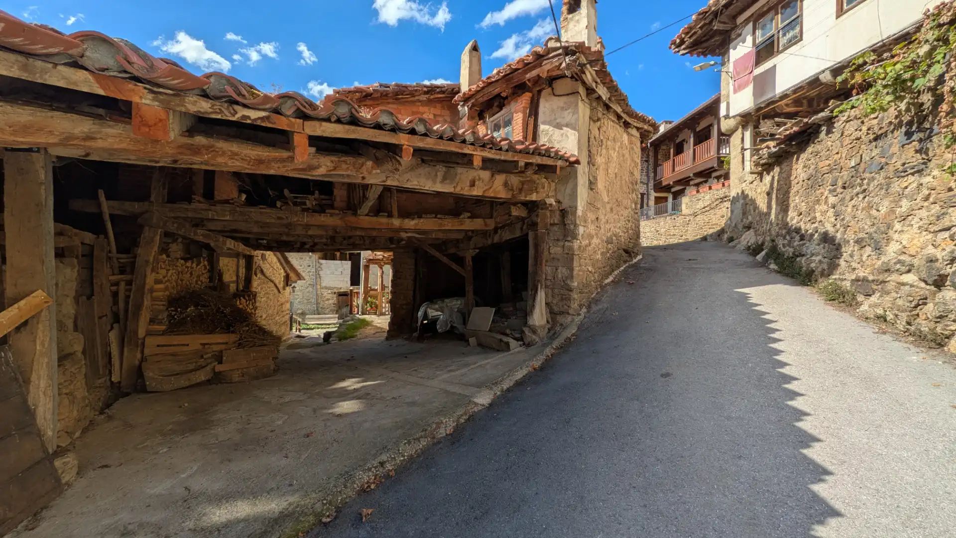Vista exterior de Casa adosada en venta en Vega de Liébana con Terraza