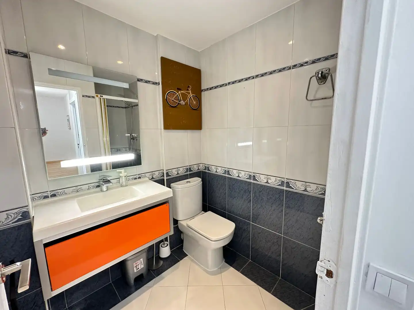 Room in Calle de San Asturio Serrano, 3, Reyes Católicos