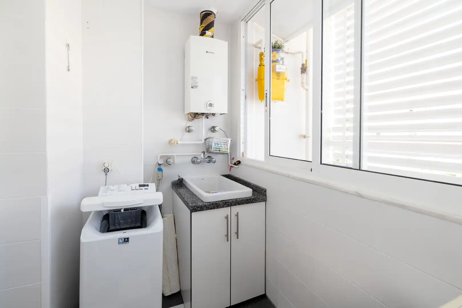Badezimmer von Wohnung zum Verkauf in Málaga mit Klimaanlage, Privatgarten und Abstellraum