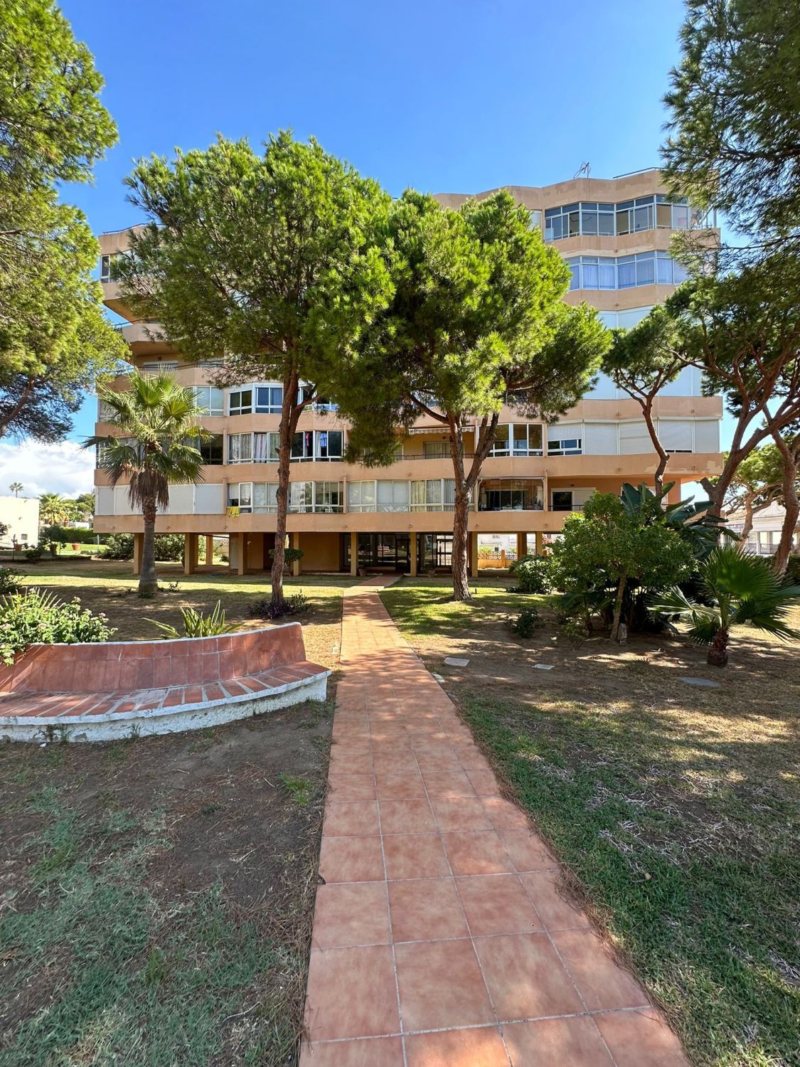 Vista exterior de Apartament en venda en Mijas amb Calefacció, Terrassa i Piscina comunitària
