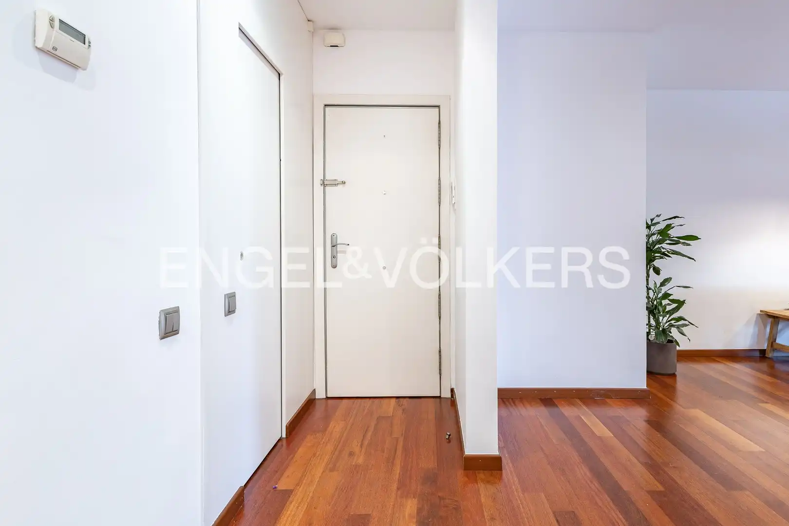 Piso en venta en Sant Cugat del Vallès con Aire acondicionado, Calefacción y Jardín privado