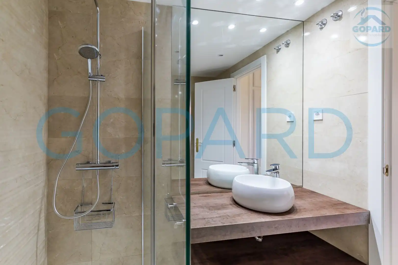 Bathroom of Duplexes for rent in Majadahonda  with Air Conditioner, Heating and Private garden