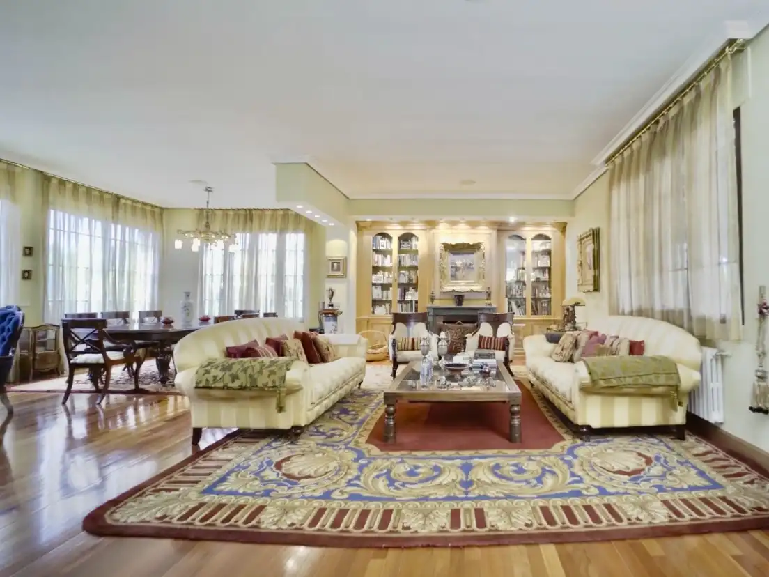 Sala de estar de Casa o chalet en venta en Las Rozas de Madrid con Aire acondicionado, Calefacción y Jardín privado