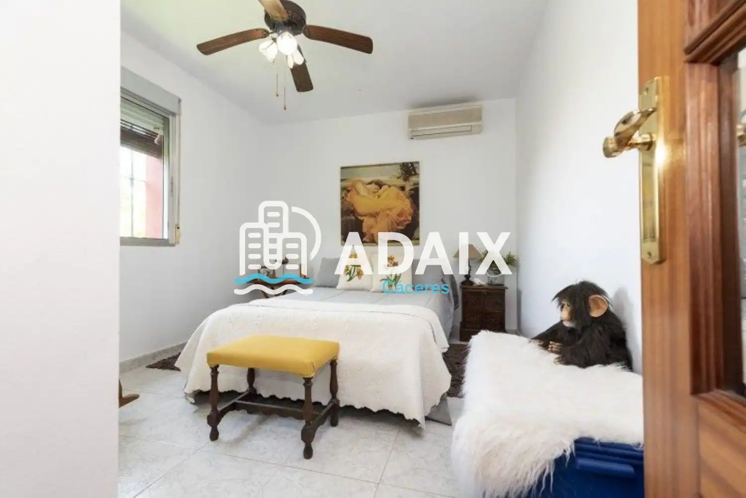 Dormitori de Casa o xalet en venda en Cáceres amb Aire condicionat i Terrassa