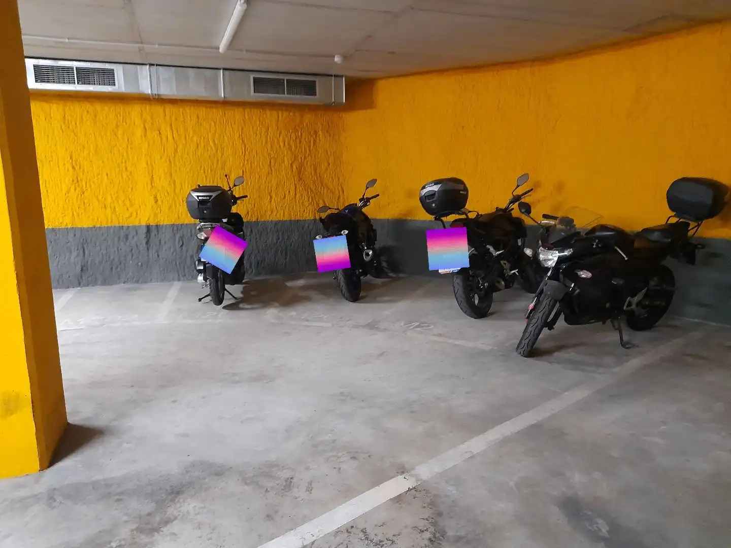 Parkplatz von Garage zur Miete in Sant Martí