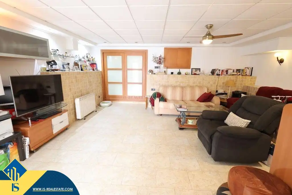 Dúplex en venta en Orihuela con Terraza, Amueblado y Piscina comunitaria